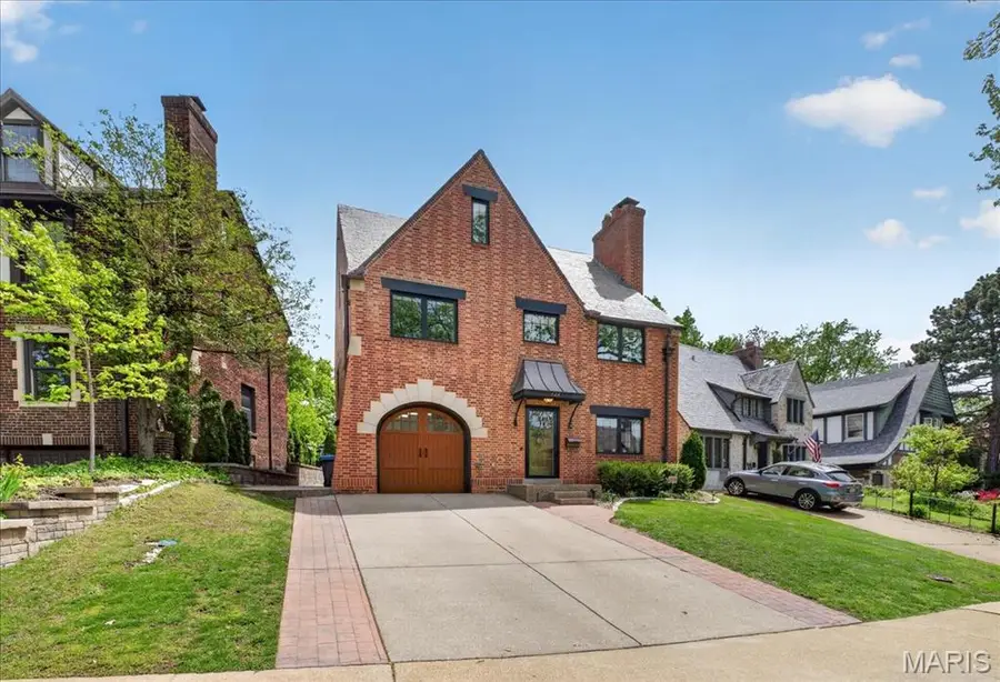 424 Oakley Drive, Saint Louis, MO 63105 - #2