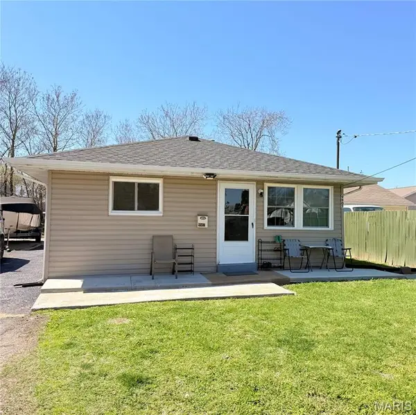 9907 Erie Drive, St Louis, MO 63125