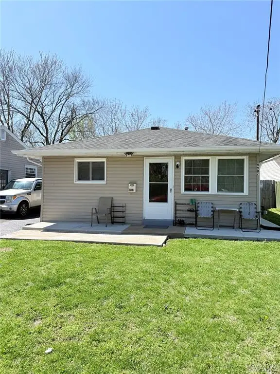 9907 Erie Drive, Saint Louis, MO 63125 - #2