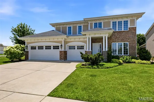 1326 Shorewinds Trail, St Charles, MO 63303