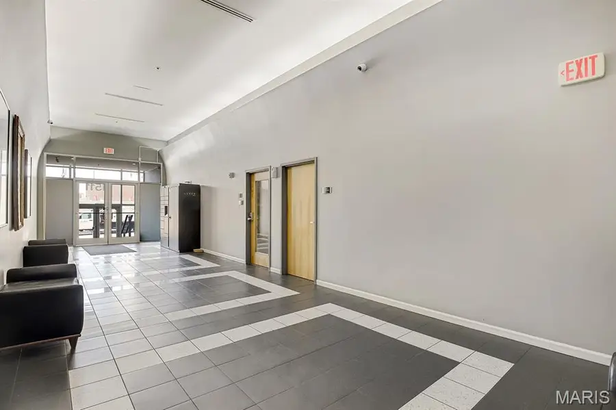 1511 Locust Street #306, Saint Louis, MO 63103 - #3