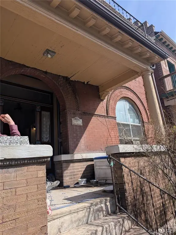 3957 Cleveland Avenue, Saint Louis, MO 63110 - #3