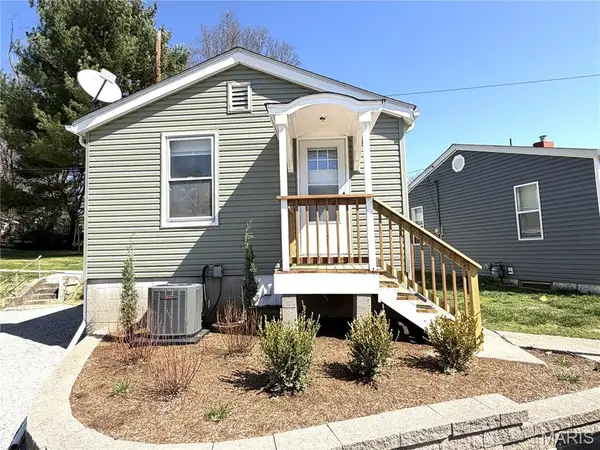 415 S 8th Street, Belleville, IL 62220