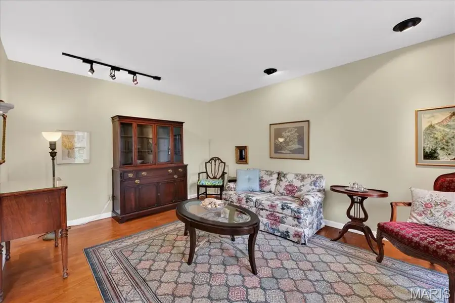 2 Silveroak Court, Manchester, MO 63021 - #3