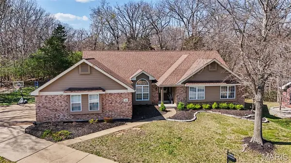 999 Timber Glen Lane, Ballwin, MO 63021