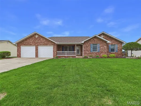 1121 Lakeview Drive, Breese, IL 62230