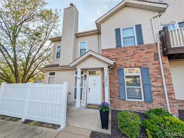 1275 Garden Circle Drive #H, Unincorporated, MO 63125