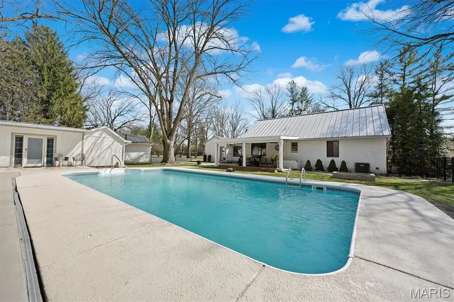 724 Schwarz Road, Edwardsville, IL 62025 - #3