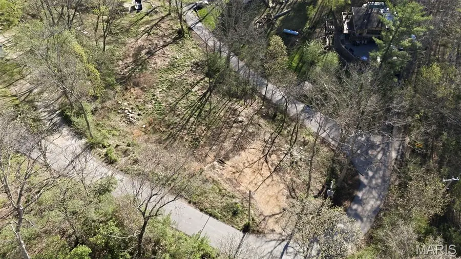 639 Castlewood Drive, Ballwin, MO 63021 - #3