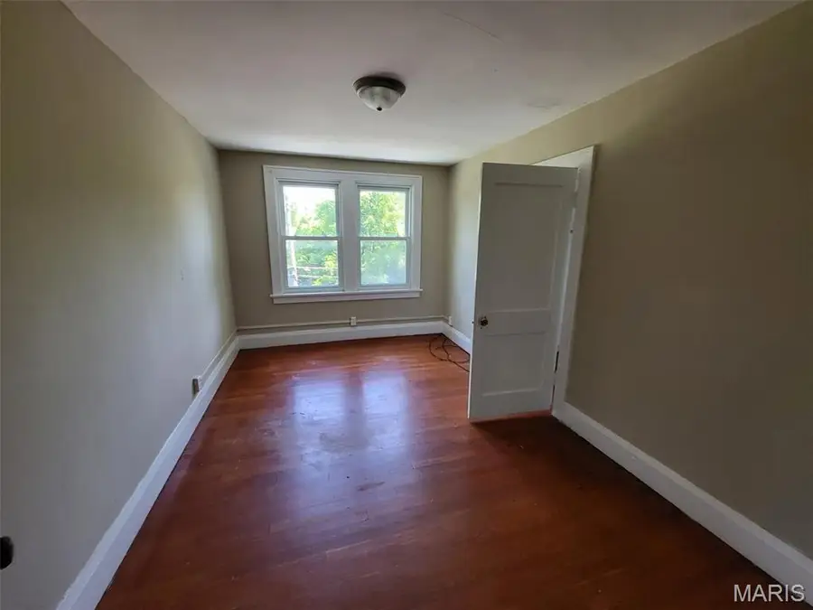 8801 Blewett Avenue, Jennings, MO 63136 - #3