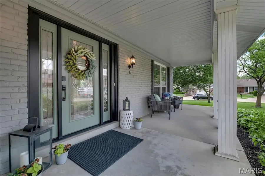 11 Foxcliff Court, Ballwin, MO 63011 - #2