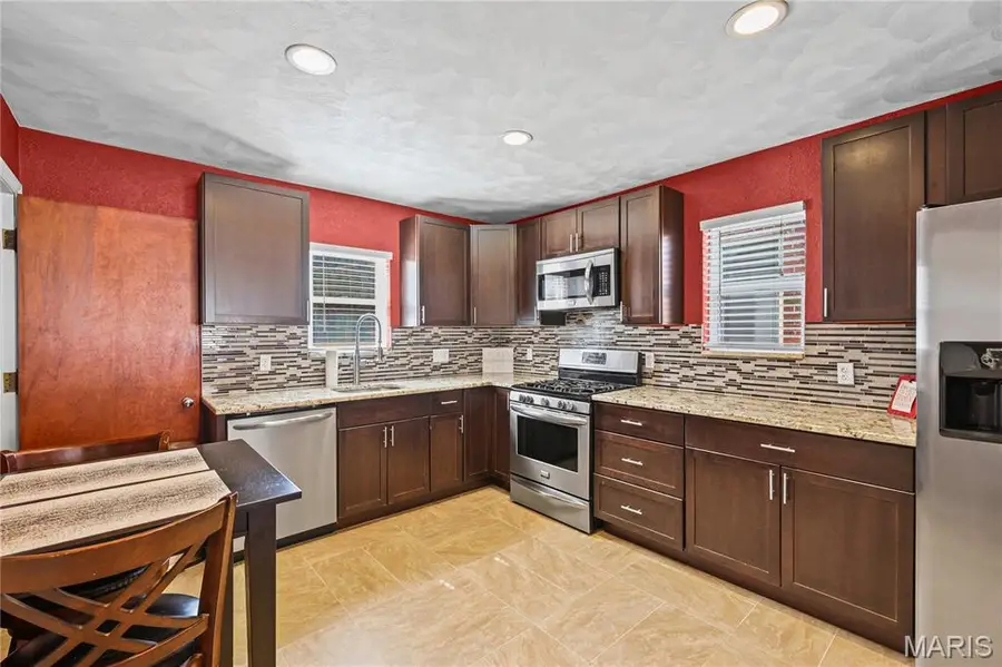 2336 Esther Avenue, Saint Louis, MO 63139 - #2