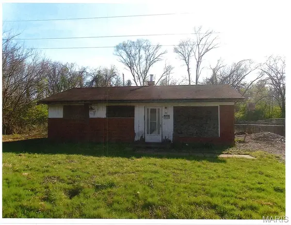 165 and 167 Amelia Drive, Cahokia, IL 62206