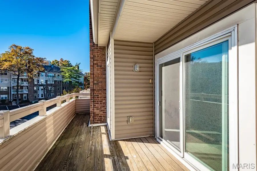1010 Thoreau Court #301, Saint Louis, MO 63146 - #3