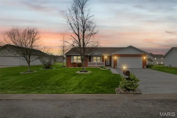 911 Bayberry Lane, Red Bud, IL 62278