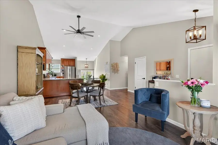 12900 Springdale Village Drive, Saint Louis, MO 63146 - #2