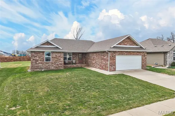 5004 W Skyler Drive, Springfield, MO 65802