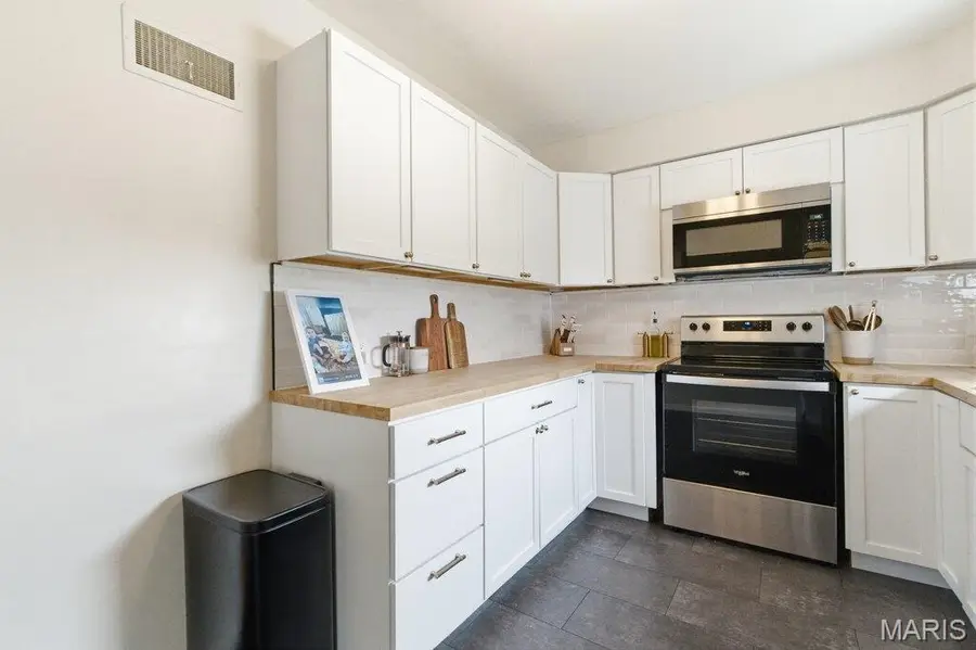 9304 Aster Avenue, Affton, MO 63123 - #3