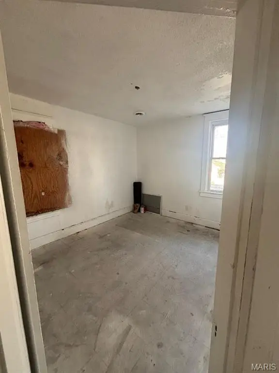 602 Wood River Avenue, Wood River, IL 62095 - #2