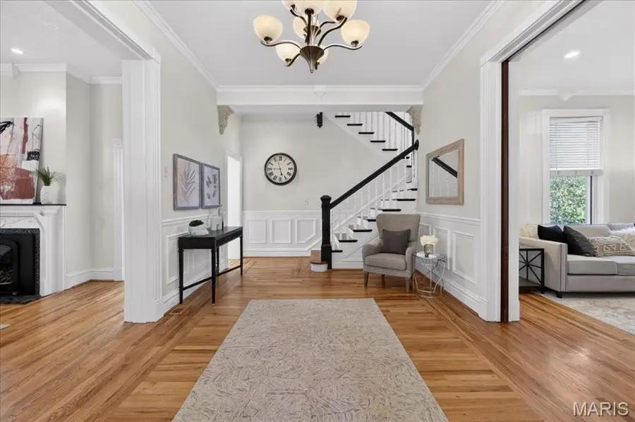 7324 Vine Avenue, Saint Louis, MO 63143 - #3