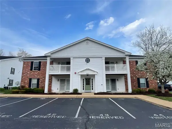 3417 Country Stone Manor Drive #F, Manchester, MO 63088