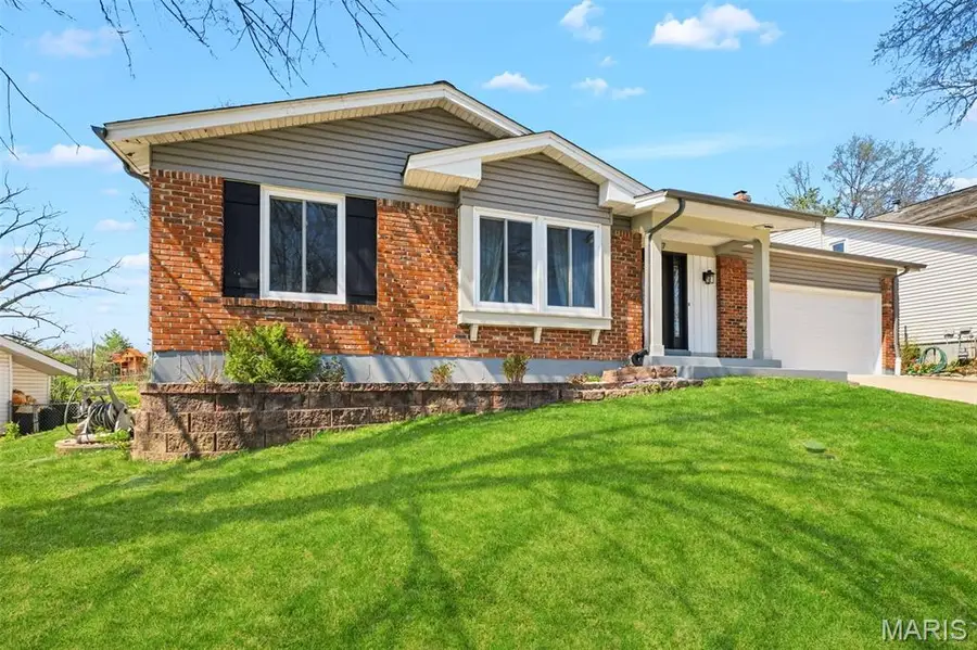 5607 Dantonaire Place, Saint Louis, MO 63128 - #3