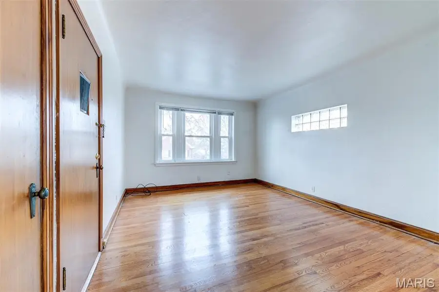 6663 Devonshire Avenue, Saint Louis, MO 63109 - #3