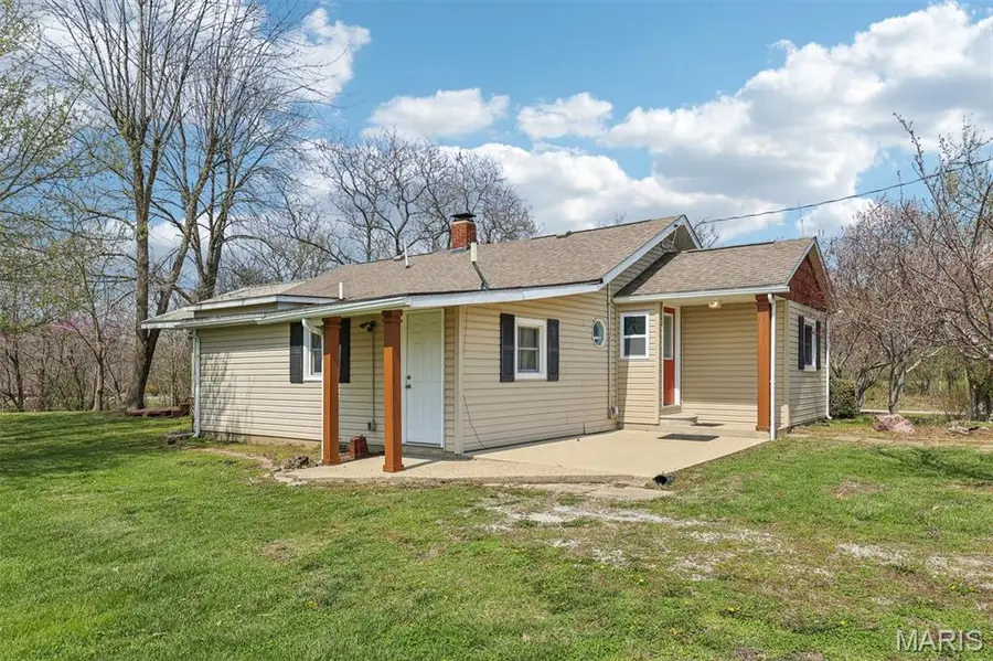 1408 Nursery Avenue, Greenville, IL 62246 - #3