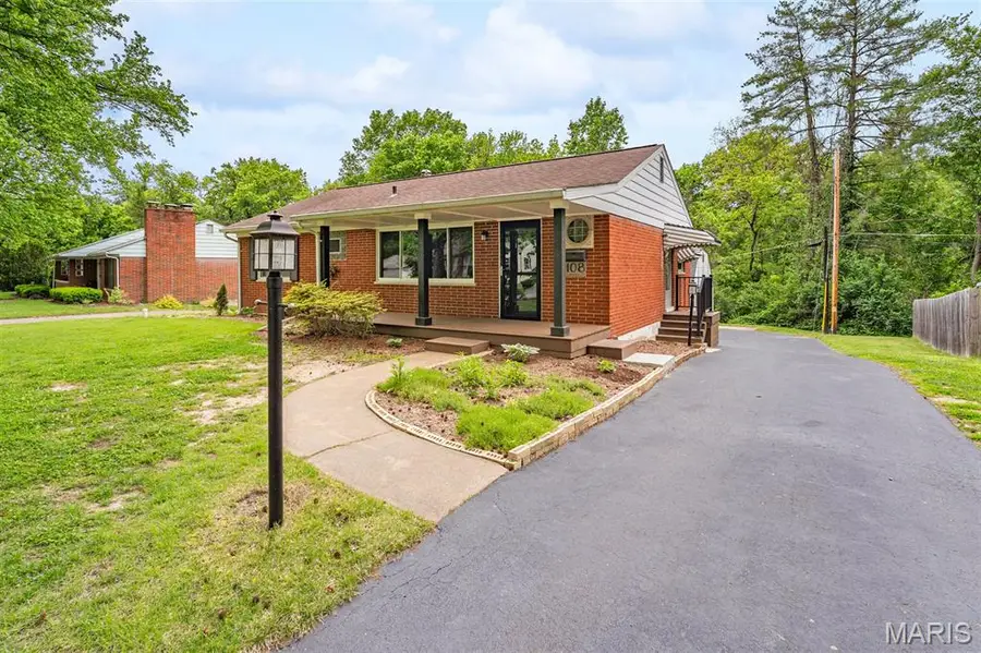108 Lakeview Drive, Belleville, IL 62223 - #2