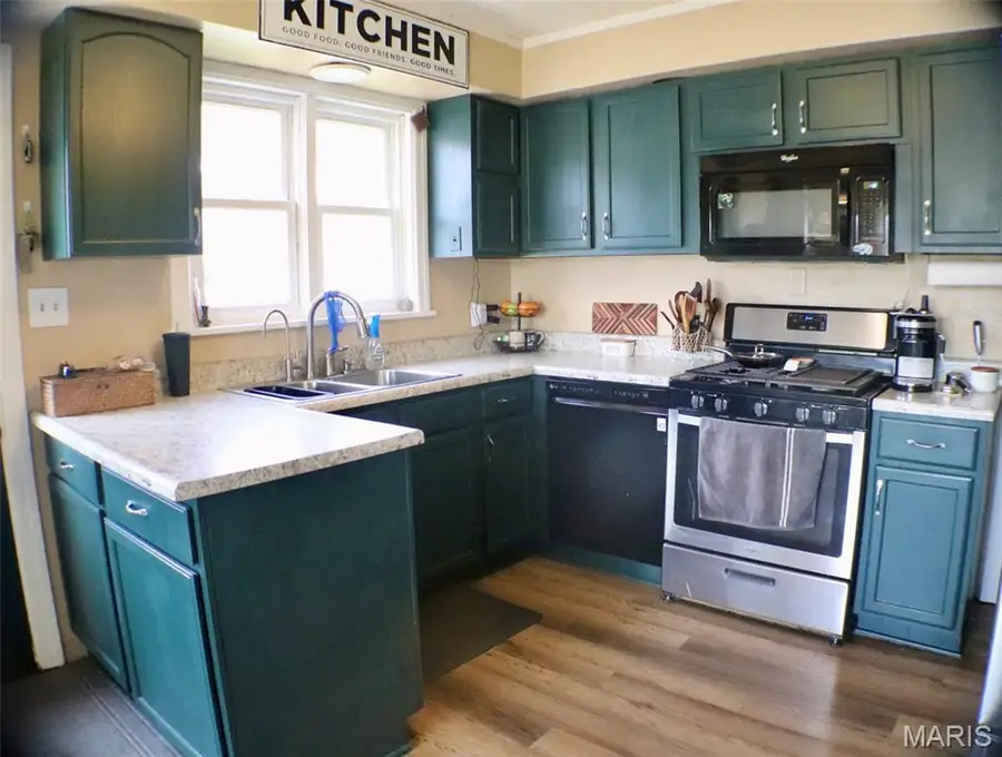 437 W 8th Street, Hermann, MO 65041 - #2