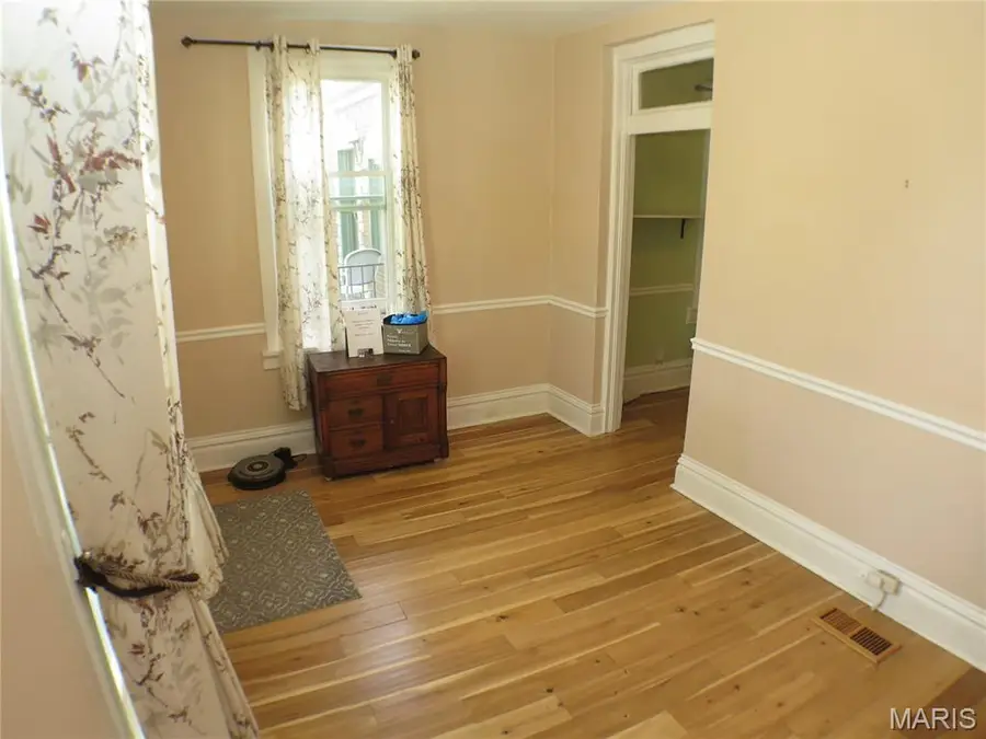 5512 Columbia Avenue, Saint Louis, MO 63139 - #3