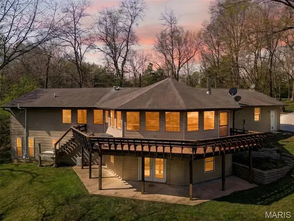 2567 Sugar Lake Road, Pacific, MO 63069