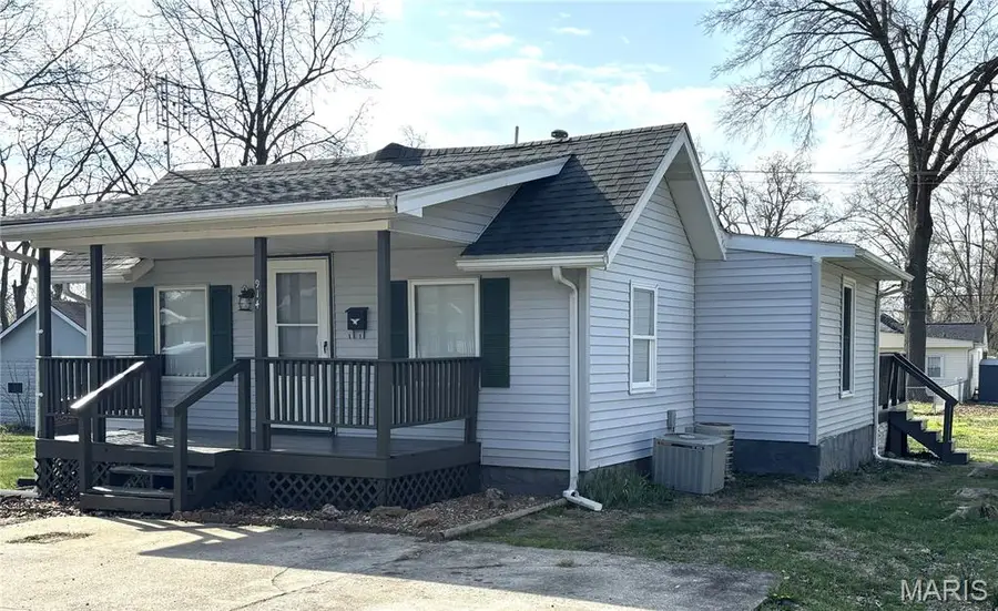 914 Chicago Street, Greenville, IL 62246 - #2