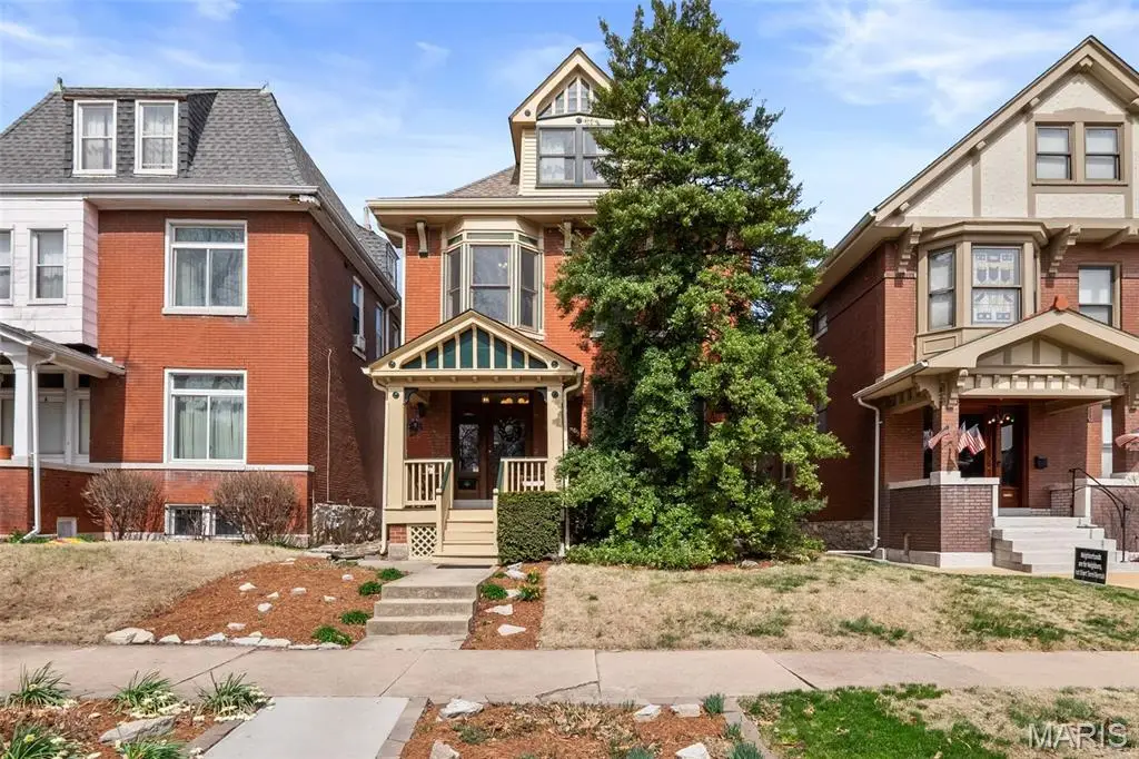 3241 Geyer Avenue, Saint Louis, MO 63104 - #1