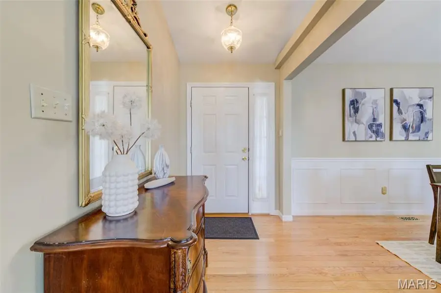 5152 Kings Park Drive, Saint Louis, MO 63129 - #3