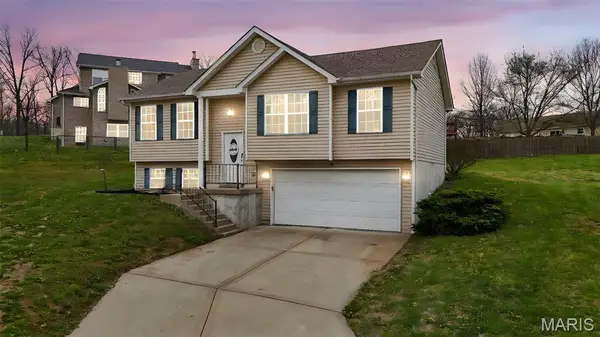 38 Shady Tree Court, Winfield, MO 63389