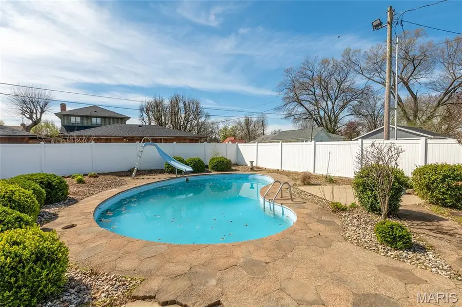 602 Lindell, West Frankfort, IL 62896 - #3