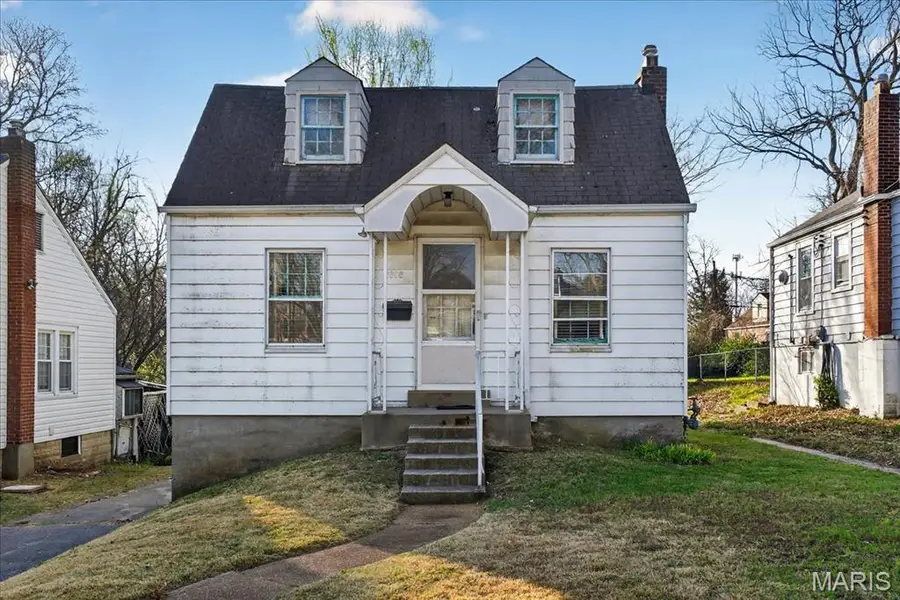 8808 Clifton Avenue, Jennings, MO 63136 - #2