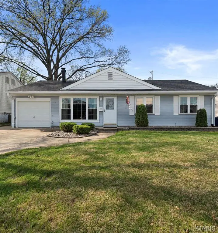 6330 Hurstgreen Lane, Saint Louis, MO 63123 - #2