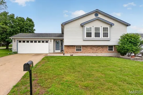 649 Bull Valley Drive, St Peters, MO 63304