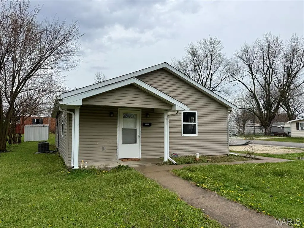 1203 W Main Street, Bowling Green, MO 63334 - #1