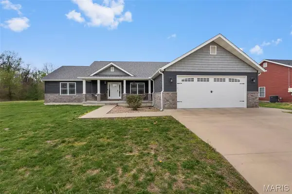 108 Heather Dr, Scott City, MO 63780