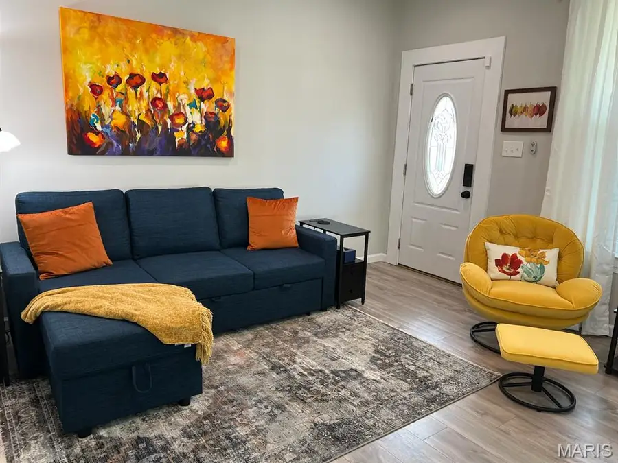 5366 Southwest Avenue, Saint Louis, MO 63139 - #2