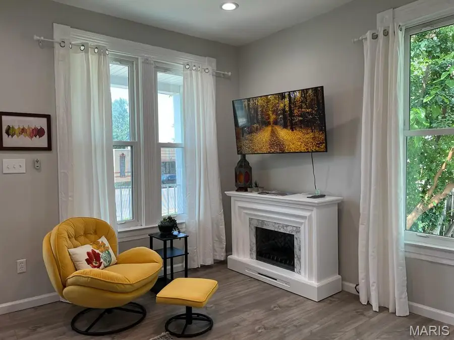 5366 Southwest Avenue, Saint Louis, MO 63139 - #3