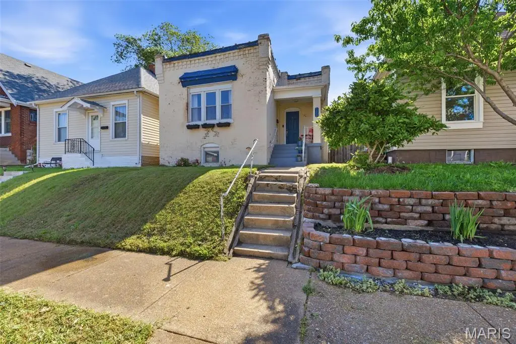 5450 Dresden Avenue, Saint Louis, MO 63116 - #1