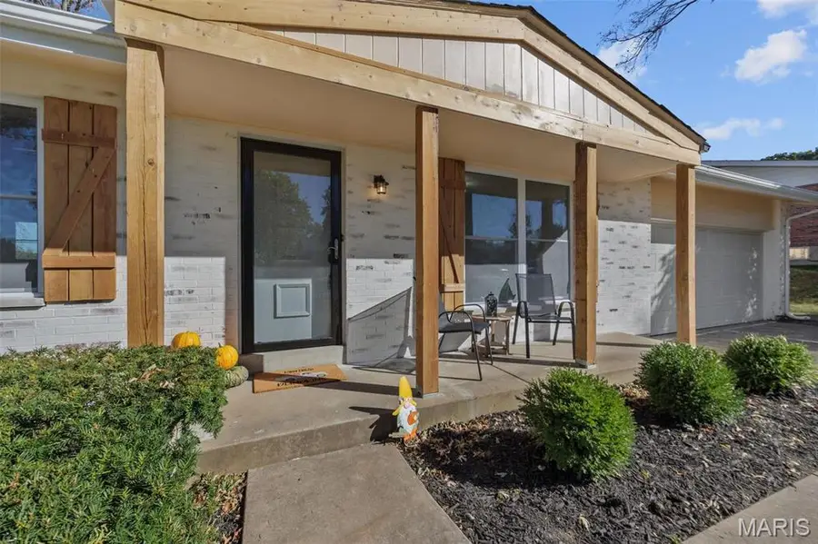 12191 Lake Meade Drive, Saint Louis, MO 63146 - #2