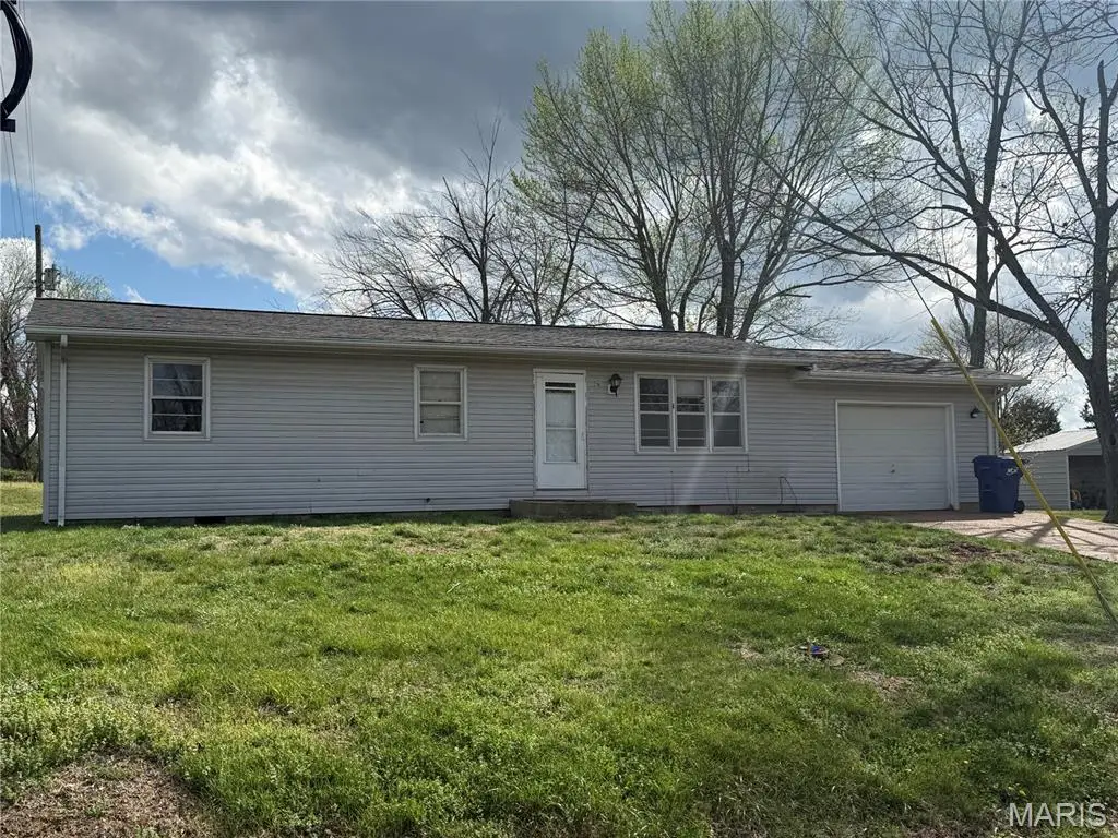 210 S High Street, Iberia, MO 65486 - #1