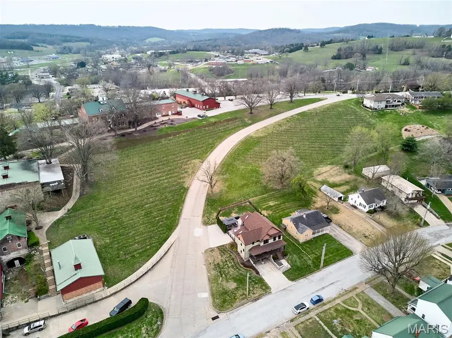 416 W 12th Street, Hermann, MO 65041 - #3