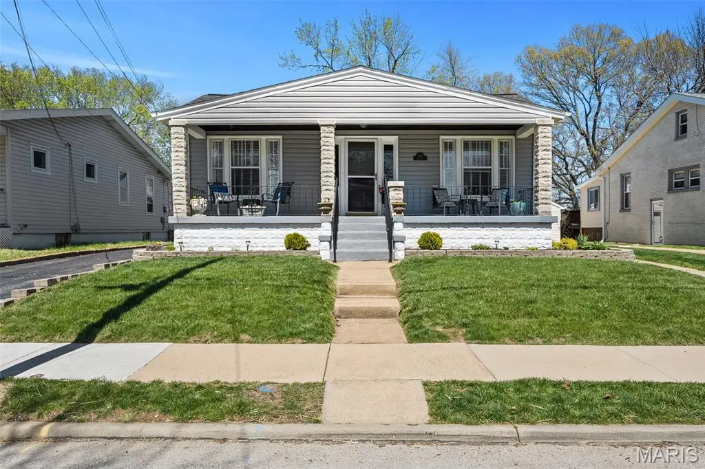 8913 Lawn Avenue, Brentwood, MO 63144 - #1