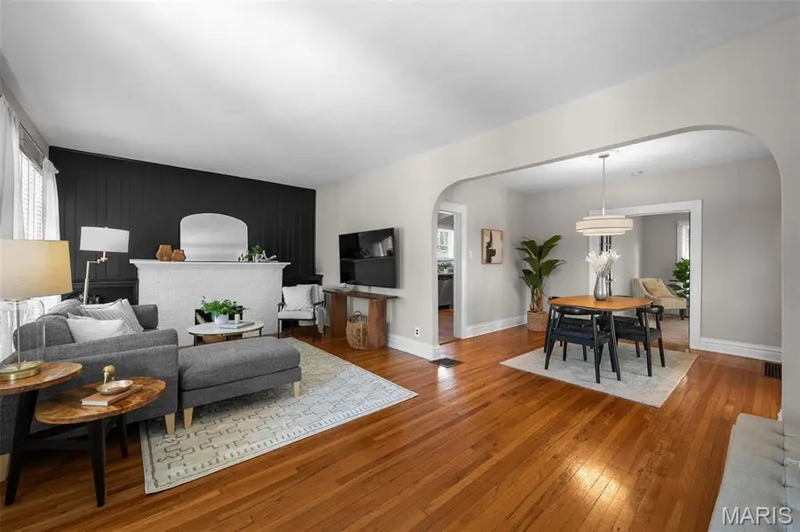 8913 Lawn Avenue, Brentwood, MO 63144 - #3